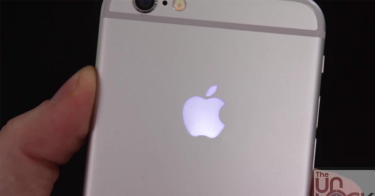 Personaliza el logo de la manzana de la parte trasera de tu iPhone 6 con  luz LED