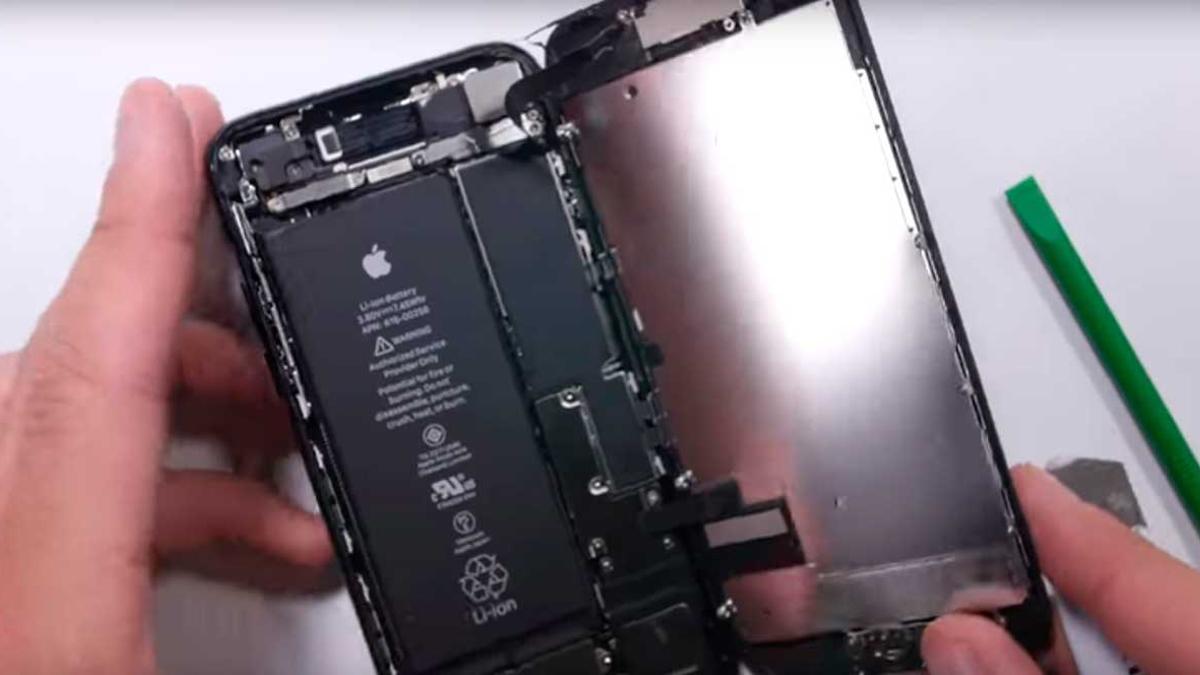 Cómo cambiar la batería del iPhone 7 en sólo tres minutos