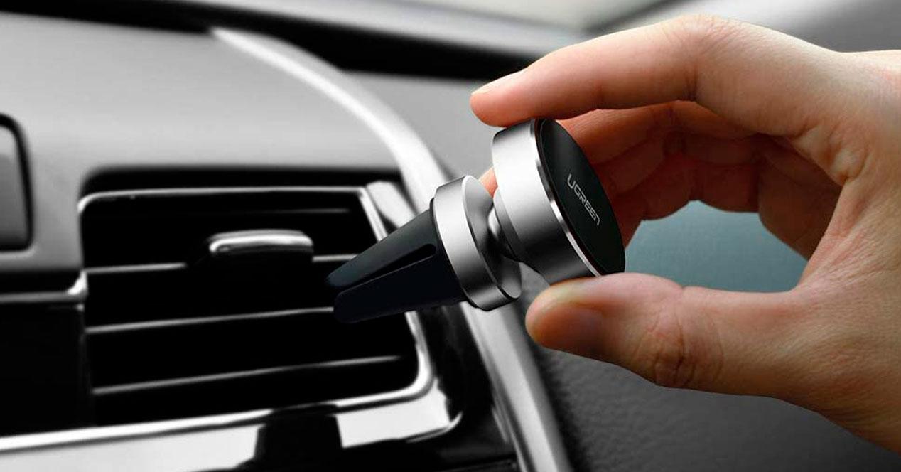 Por qué debes usar un soporte imantado para móvil en el coche y cuáles son  los mejores