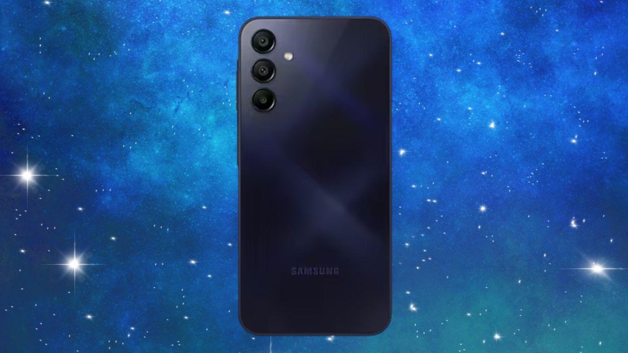Samsung galaxy a15 negro con fondo galaxia