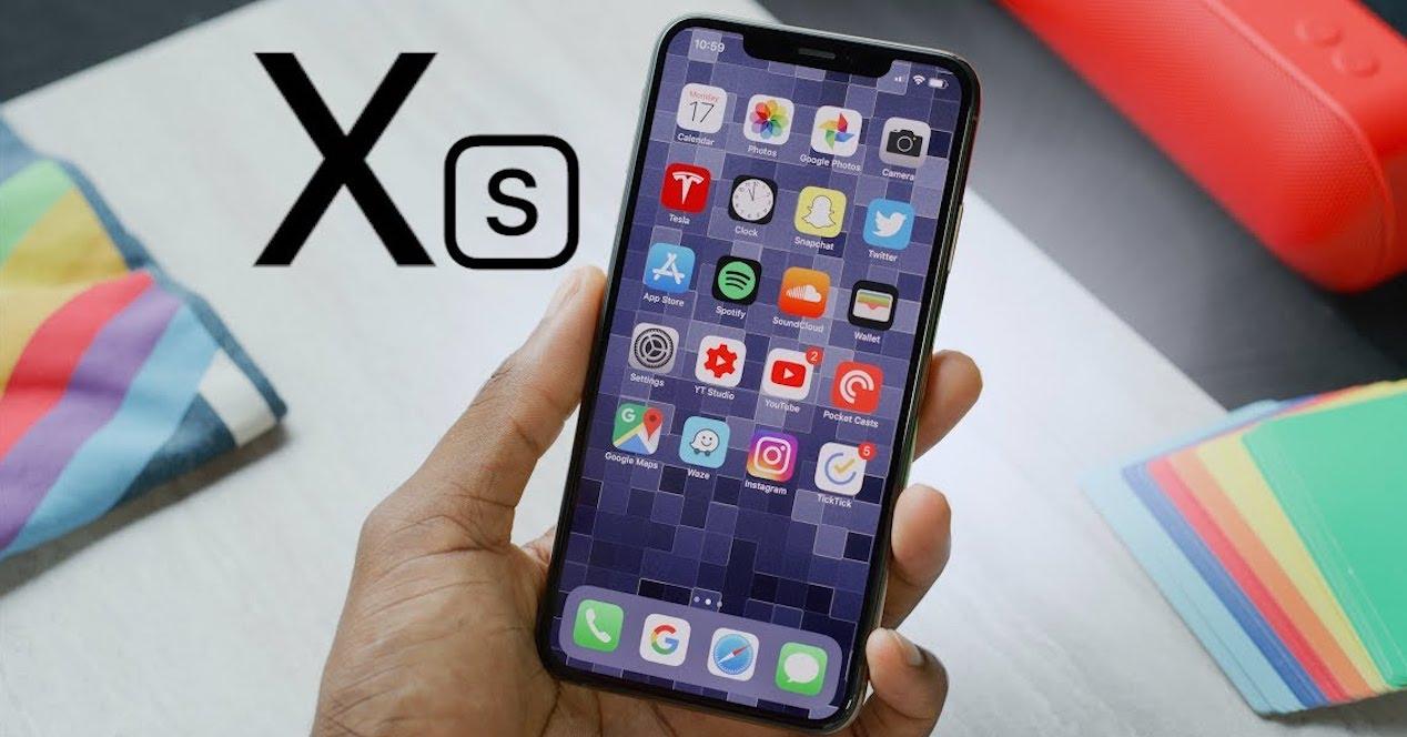 iphone xs en mano